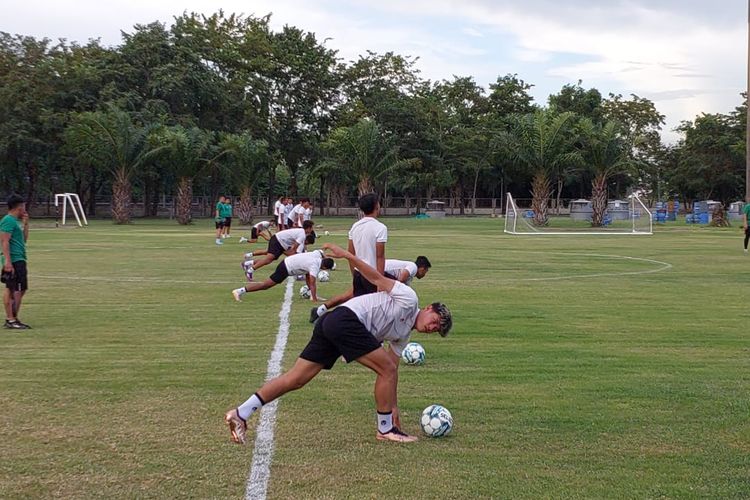 Suasana latihan timnas U23 Indonesia jelang final Piala AFF U23 2023 di Lapangan PTT Academy, Rayong, Jumat (25/8/2023).
