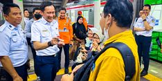 Kunjungi Stasiun Bekasi, Dirut KAI: Suara Pelanggan Jadi Dasar Peningkatan Layanan KAI