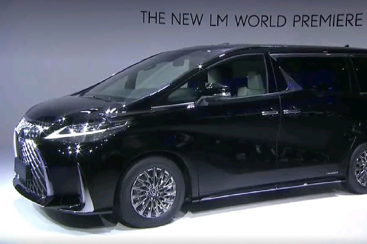 Lexus LM, MPV premium khusus untuk pasar China hadir di Shanghai Auto Show 2019, Selasa (16/4/2019)