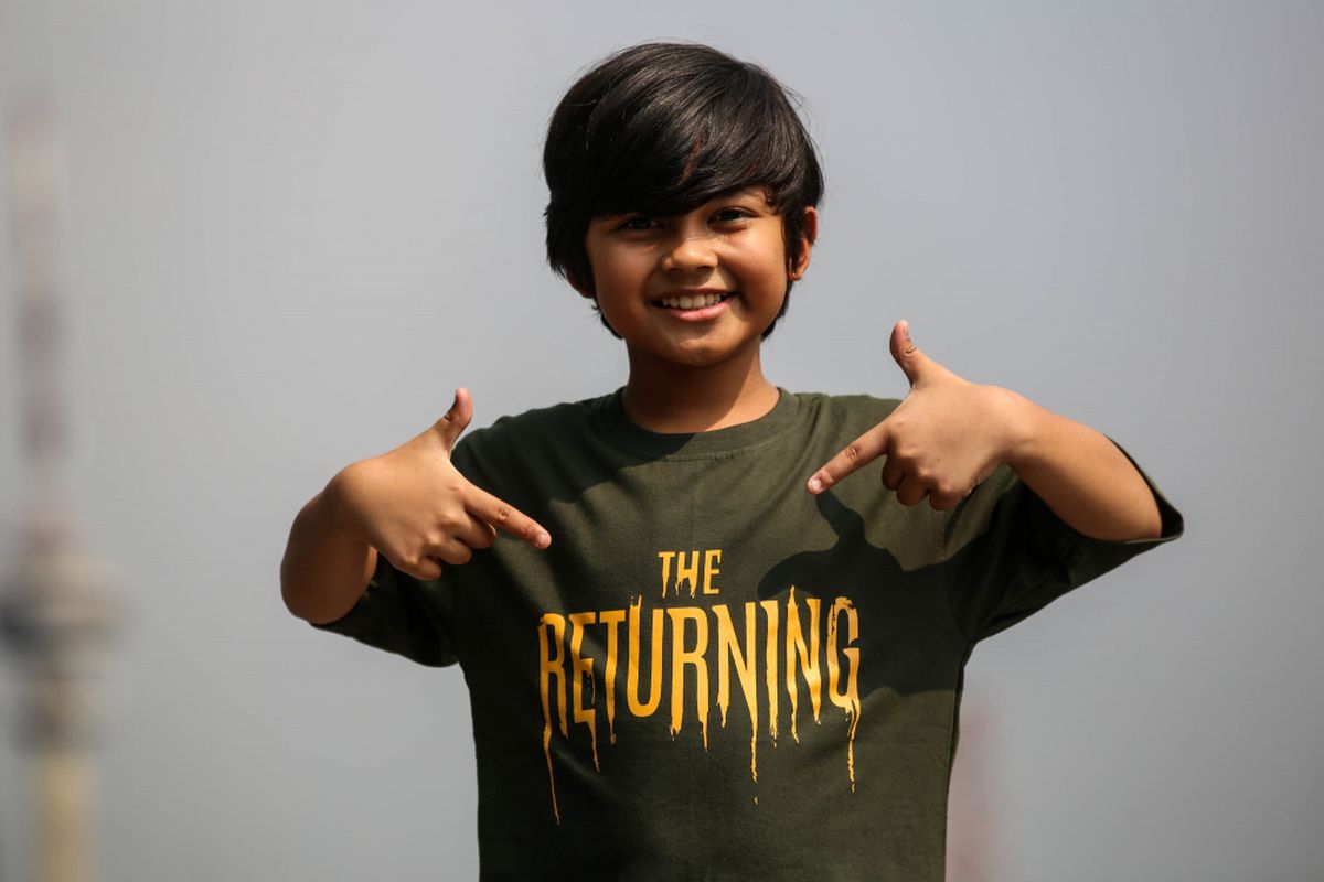 Aktor peran Muzakki Ramdhan berpose setelah wawancara promo film The Returning di Menara Kompas Gramedia, Palmerah Selatan, Jakarta, Rabu (24/10/2018). Film The Returning akan tayang pada tanggal 1 November 2018.