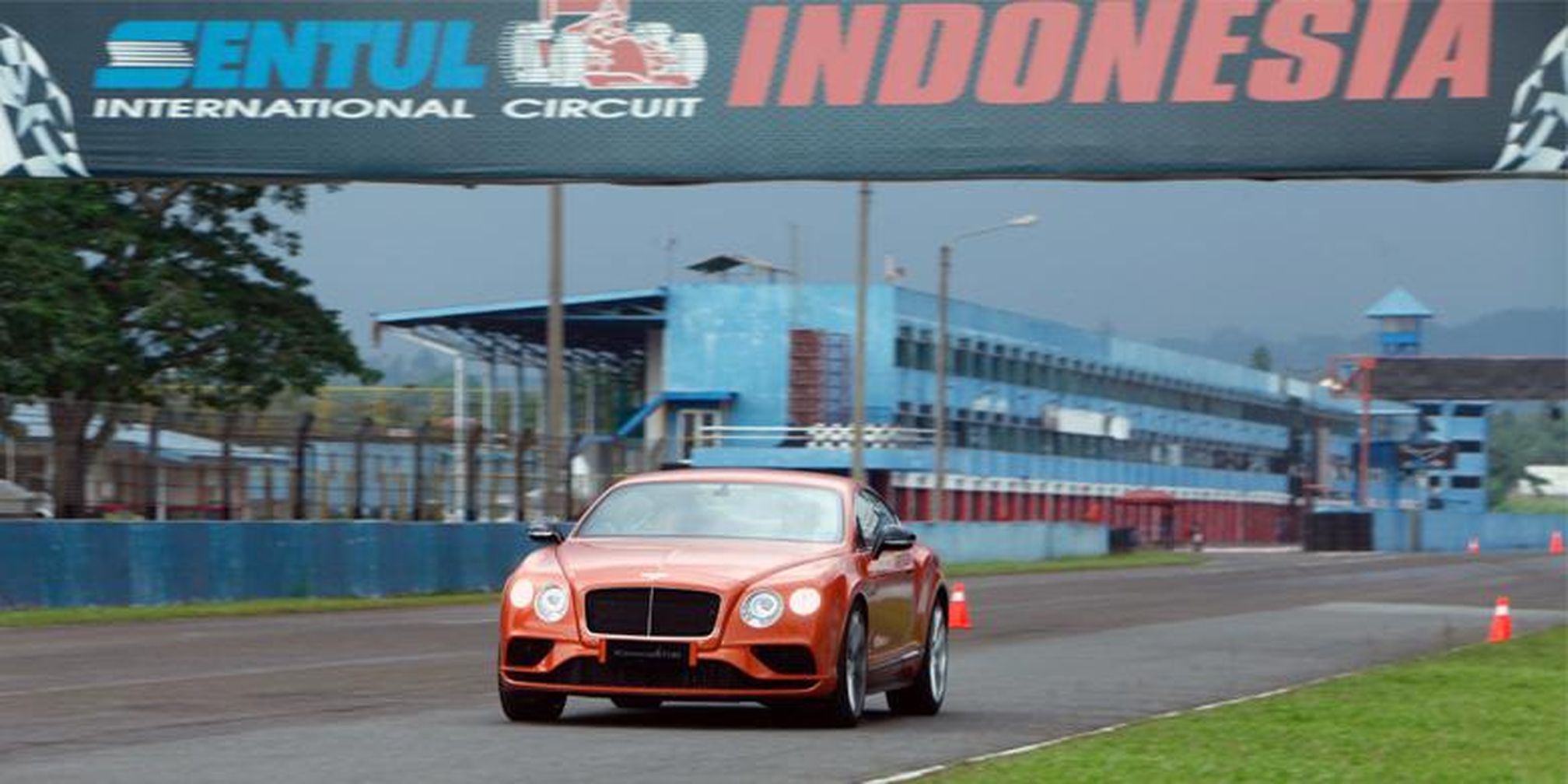 66 Gambar Mobil Mewah Indonesia HD Terbaik