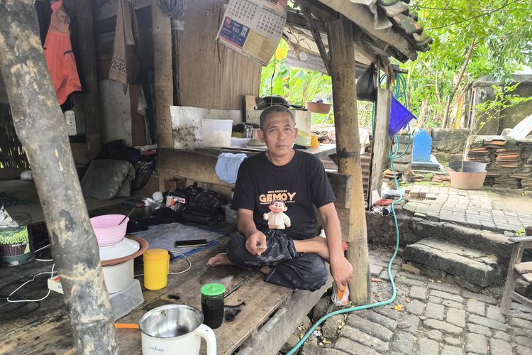 Kisah Aba Yadi, Penjaga Makam Raja Ronggosukowati Pamekasan yang Diupah Rp 400.000 Per Bulan