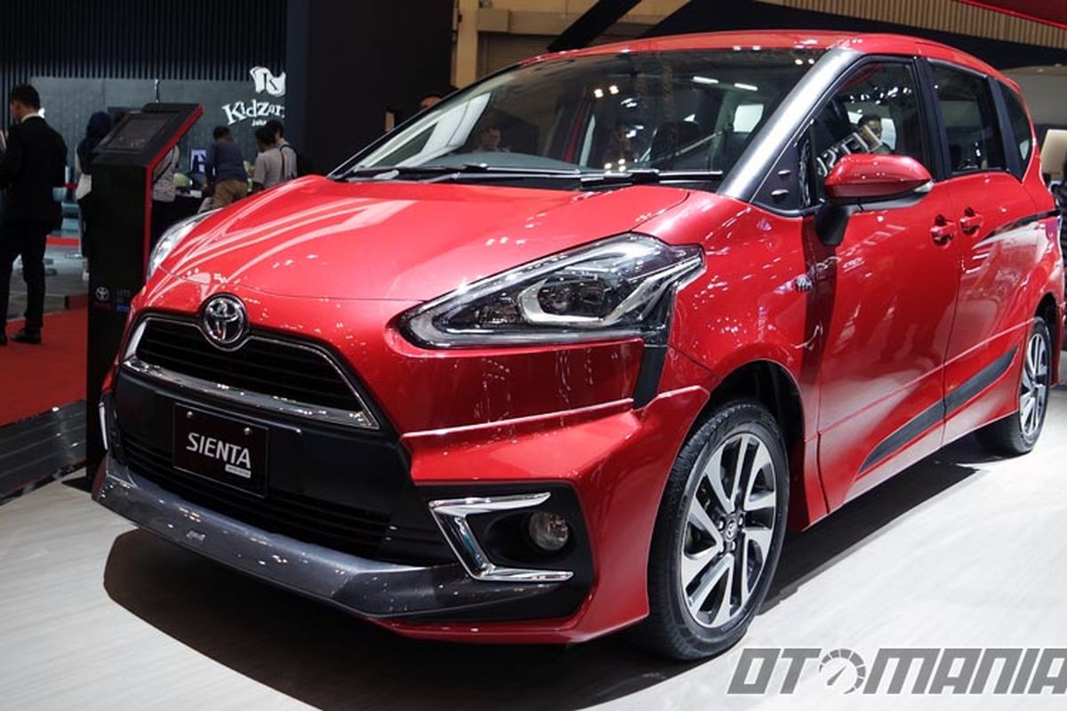 Toyota Sienta Limited dengan body kit Modellista, cuma dijual 30 unit dan semuanya berwarna merah.