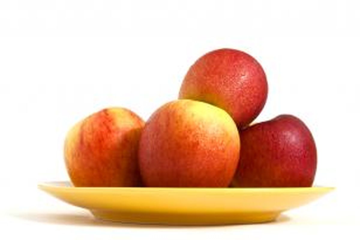 Makan buah saat sahur bisa membuat perut kenyang lebih lama.