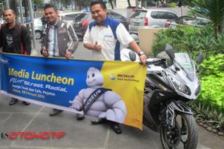Michelin Pilot Street Radial diuji ketaguhaannya melibas Sumatera-Papua
