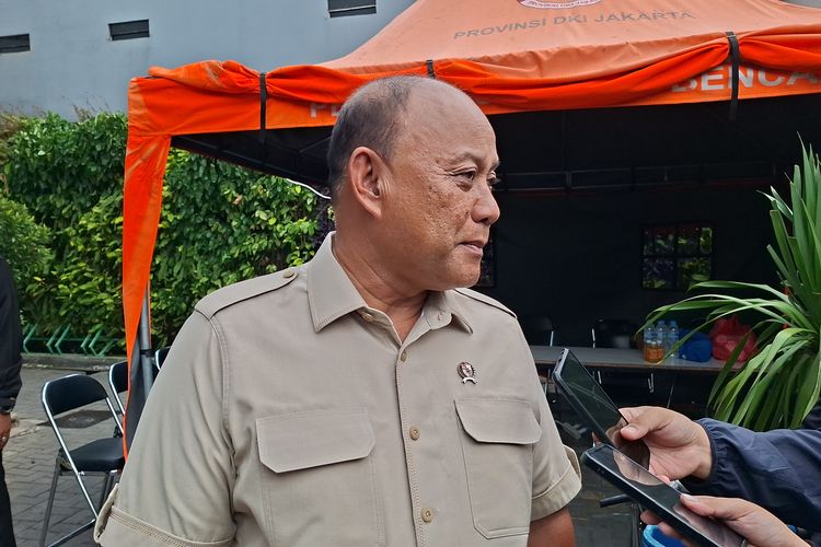 Eks Kepala BGN Dadan Hindayana dkk Diduga Mark Up Motor Listrik hingga Sepatu