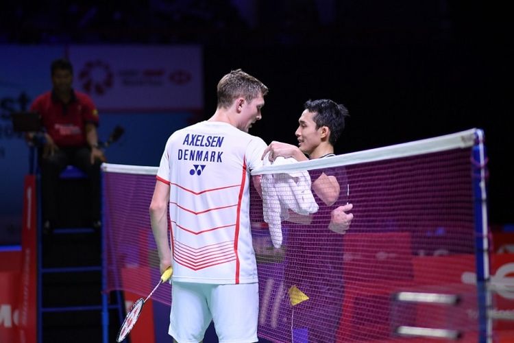 Viktor Axelsen dan Jonatan Christie pada semifinal Indonesia Open 2021 yang berlangsung di Bali International Convention Centre, Nusa Dua, Sabtu (27/11/2021) malam WIB.