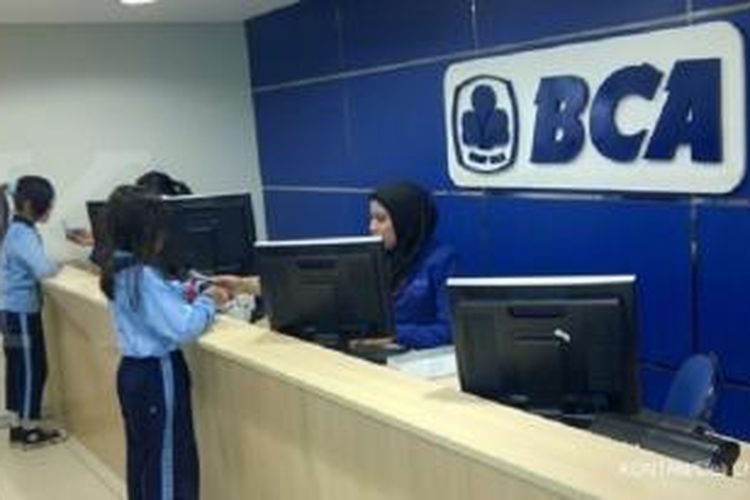 Anak-anak sedang berada di Establishment Minibank BCA di KidZania Jakarta