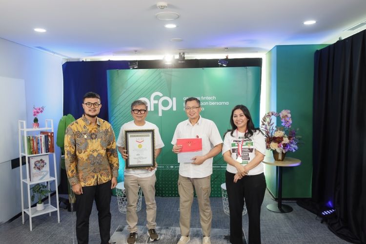 AFPI Raih Rekor MURI lewat Siaran Literasi Pinjaman Daring 25 Jam di YouTube