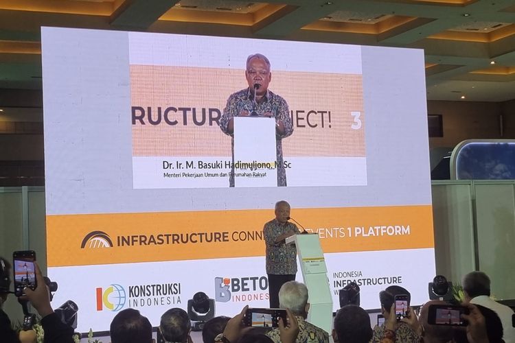 Menteri Pekerjaan Umum dan Perumahan Rakyat (PUPR) Basuki Hadimuljono saat membuka acara Infrastructure Connect di Jakarta International Expo, Rabu (23/11/2022).