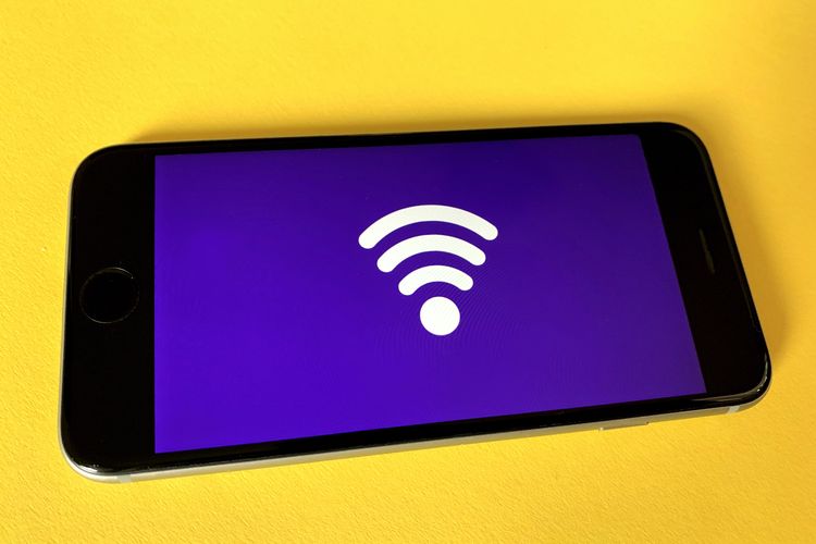 Cara mengetahui orang yang memakai WiFi Kita di Android.
