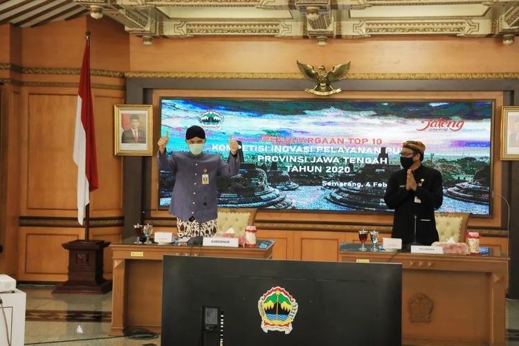 Gubernur Jawa Tengah (Jateng) Ganjar Pranowo dalam pemberian penghargaan Top 10 kompetisi inovasi pelayanan publik di ruang rapat Gedung A lt 2 Kompleks Pemprov Jateng, Kamis (4/2/2021).
