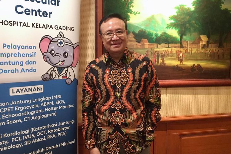 dr. Bambang Budiono, Sp.JP, DIHA, FAPSC, FAPSIC, FSCAI, dalam Primaya Cardiovascular Conference 2025, Jakarta, Sabtu (20/9/2025).