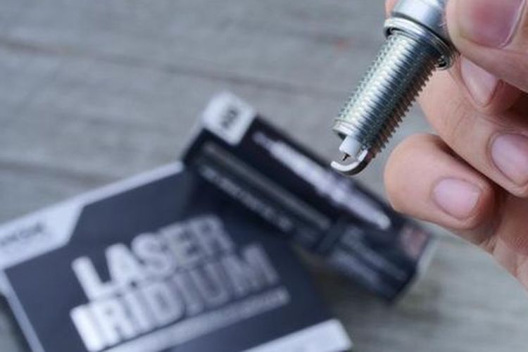 Apa Benar Pakai Busi Iridium Bikin Irit Bahan Bakar Kendaraan?