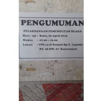 Sebuah pengumuman yang menyebutkan adanya proses pemungutan suara ulang di Banyuanyar, Solo