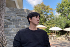 Kepala Terkena Pedang Palsu, Aktor Sung Tae Joon Dilarikan ke Rumah Sakit
