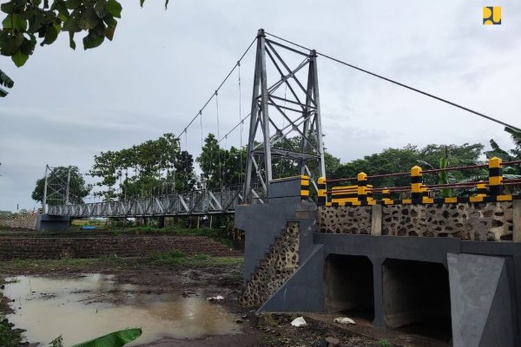 Jembatan Gantung Makammu II yang berlokasi di Desa Bulukunyi, Kabupaten Takalar, Provinsi Sulawesi Selatan (Sulsel). 