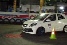 Malam Minggu, Honda Brio Berkompetisi Slalom