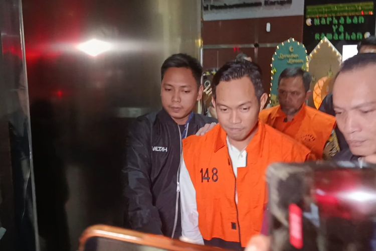 Ajukan Gugatan Praperadilan, Eks Bupati Cilacap Minta Status Tersangka Dibatalkan