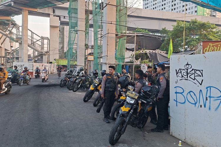 Anggota DPR Minta Polisi Profesional Usut Kasus Bentrok di Menteng