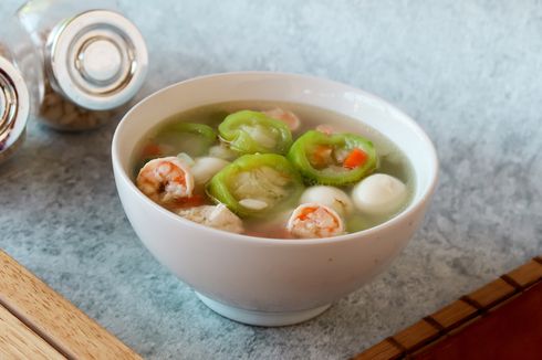 Resep Sop Oyong Udang Pedas Hidangan Hangat untuk Makan Malam