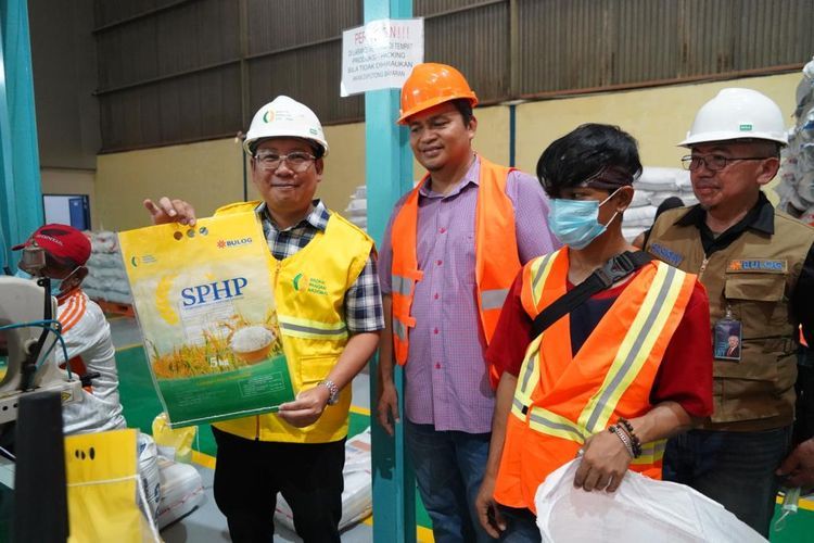 Sebanyak 46.000 ton beras disalurkan oleh Pemprov DKI Jakarta.