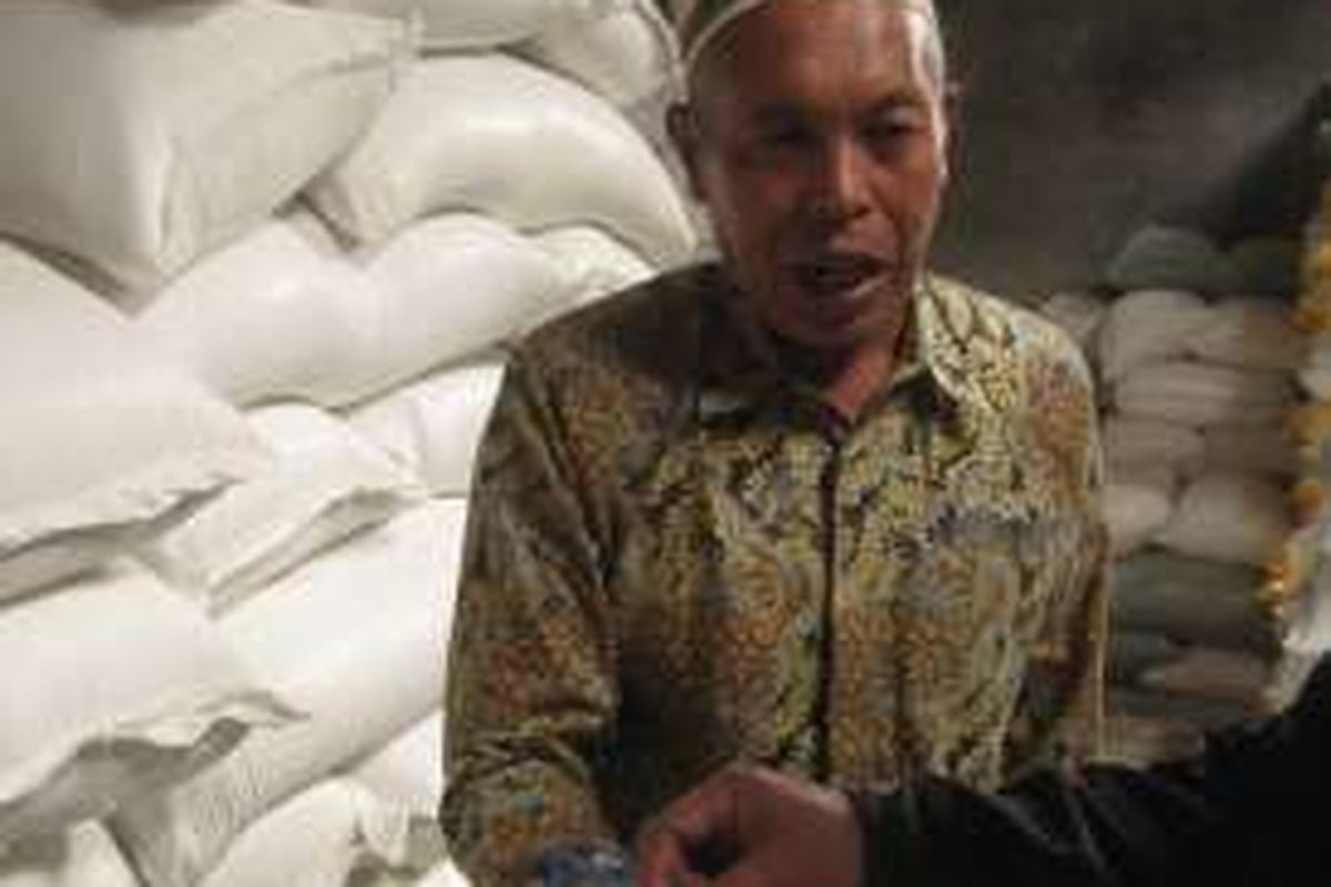 Haji Uyud berbekal keuletan bekerja, sejak 1990-an memproduksi dodol garut curah di kampungnya, Kampung Ngamplang, Kelurahan Desa Kolot, Kecamatan Cilawu, Kabupaten Garut, Jawa Barat. Kini, dia juga menjadi pemasok tepung dan beras ketan bagi produsen dodol garut lainnya.
