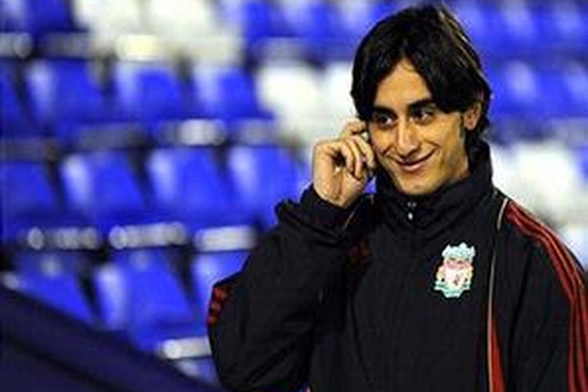 Gelandang Liverpool, Alberto Aquilani.