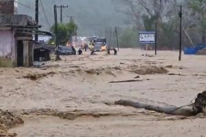 Banjir Tapanuli Tengah Meluas: Listrik Padam, Akses Jalan Kembali Putus