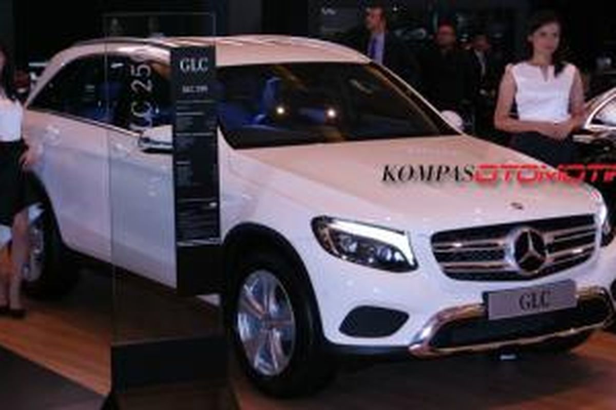 Mercedes-Benz GLC 250 dijual Rp 999 juta. 