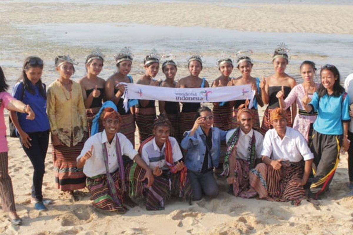 Menteri Pariwisata Arief Yahya saat meresmikan destinasi digital baru, di Pantai Pasir Putih Atambua, di Desa Kenebibi, Kecamatan Kakuluk Mesak, Kabupaten Belu, Nusa Tenggara Timur (NTT), Jumat (5/10/2018).