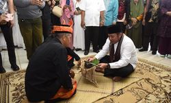 Banyak Prestasi, Gubernur Sumsel Dianugerahi Gelar Mangku Alam dari Lembaga Adat Lengkiti