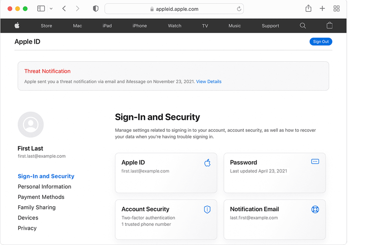 Notifikasi berisi peringatan adanya aktivitas mercenary spyware attack terhadap pengguna, sebagaimana ditampilkan di appleid.apple.com