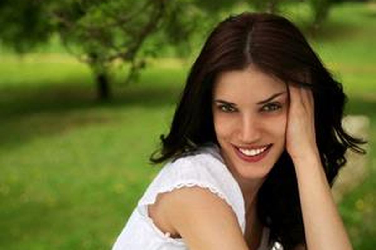 Perawatan rutin yang tepat membuat rambut selalu tampak indah.