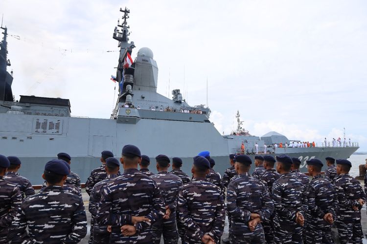 Penyambutan kedatangan Angkatan Laut Rusia atau Russian Navy di Koarmada II Surabaya pada Minggu (3/11/2024). Kedatangan Angkatan Laut Rusia untuk melaksanakan latihan bersama dengan Tentara Nasional Indonesia Angkatan Laut (TNI AL) mulai Senin (4/11/2024) hingga Minggu (10/11/2024)