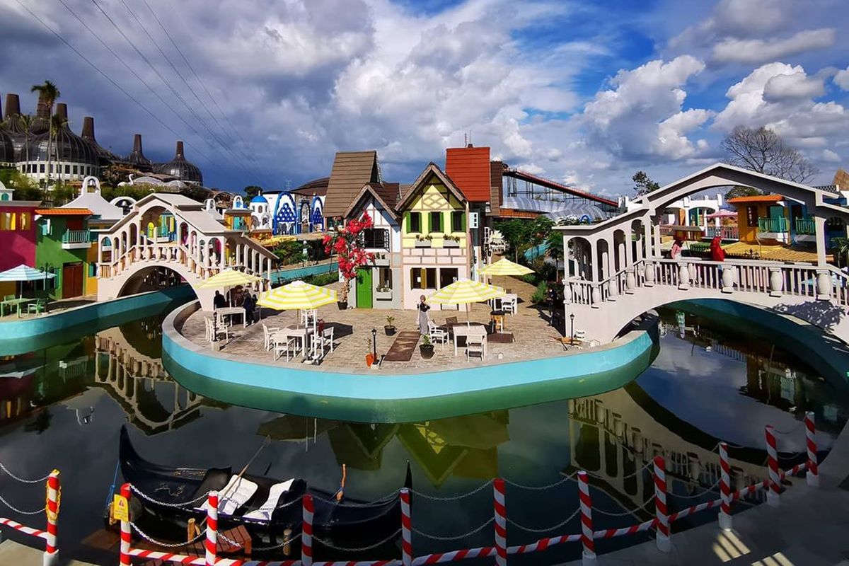 Tempat wisata bernama Dusun Semilir Eco Park di Semarang.