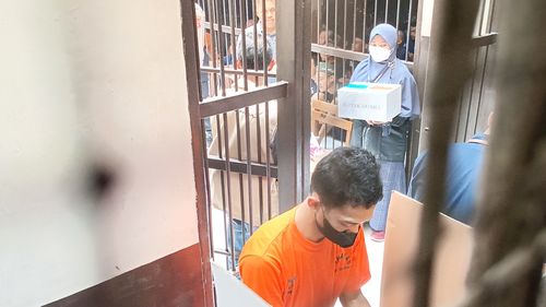 Jemput Bola, KPU Datangi Tahanan Kantor Polisi untuk Pastikan Hak Pilih Tersalurkan