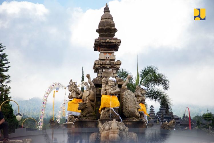 Salah satu sudut di Kawasan Suci Pura Besakih, Bali