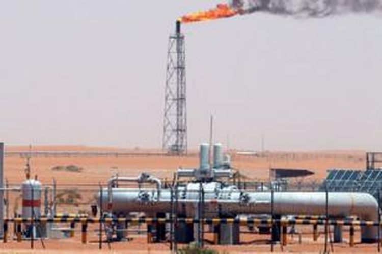 Salah satu ladan minyak di Arab Saudi.