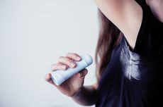 Cara Menghilangkan Noda Deodoran pada Pakaian