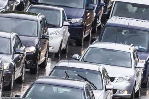 Macet Menuju Objek Wisata Lembang, Polisi Terapkan Buka Tutup Jalan