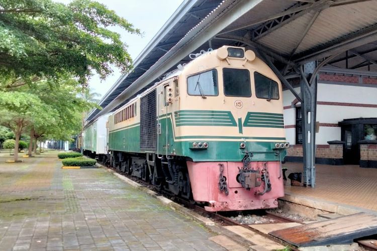Kereta lokomotif yang masih bisa ditumpangi di Museum Kereta Api Ambarawa atau Museum KA Ambarawa, Kabupaten Semarang, Jawa Tengah.