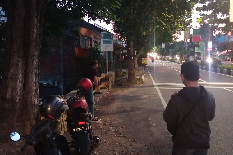 Kondisi Jalan Ahmad Yani, Kota Malang, Jawa Timur pada Minggu (20/2/2022) lalu pasca seorang pria misterius melakukan penembakan.