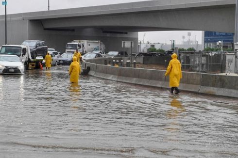 Dampak Banjir Jeddah, Bus Jemaah Umrah Sempat Terjebak