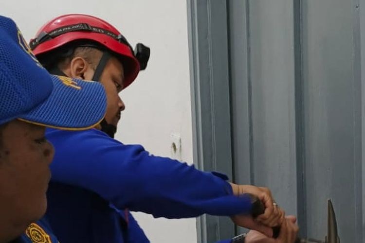 Handle Pintu Macet, Pengunjung Fore Coffee Malang Terkunci di Kamar Mandi