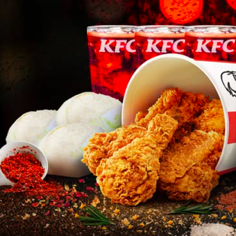 Deretan menu KFC, salah satunya menu bucket.