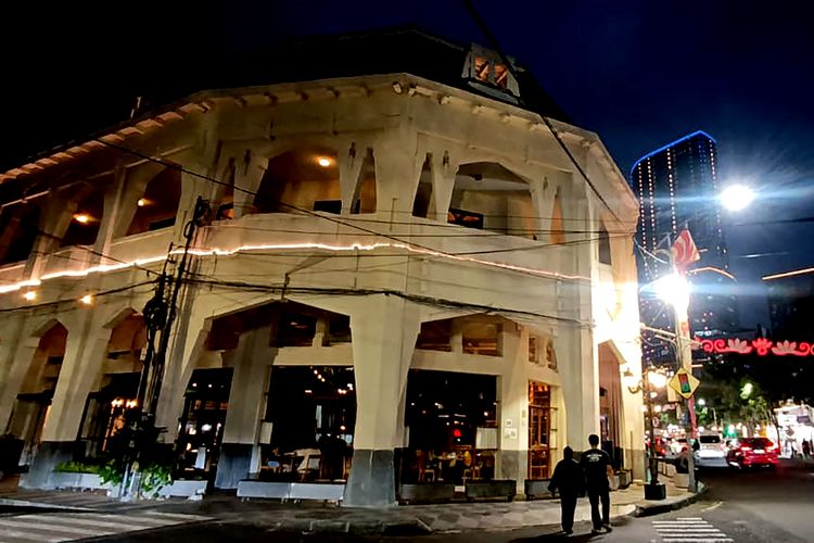 Ketika Bangunan Toko Buku Berusia Seabad Menjadi Destinasi Kuliner Heritage Surabaya Favorit Wisatawan Asing