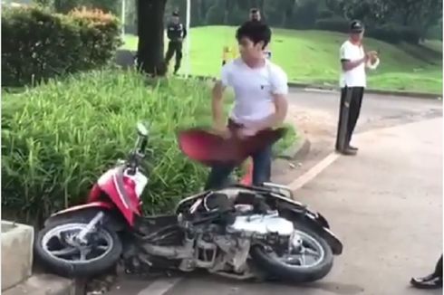 Kronologi Pengendara Banting Motornya karena Kesal Ditilang