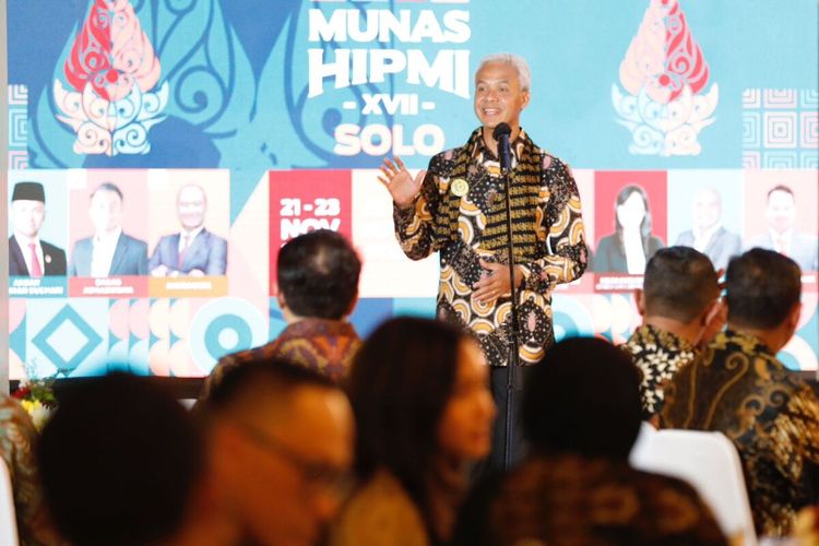 Gubernur Jawa Tengah Ganjar Pranowo menghadiri acara Munas HIPMI XVII di Solo, Minggu (20/22/2022).