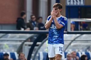 Terus Digoda Pulang ke Real Madrid, Nico Paz Pilih Bertahan di Como